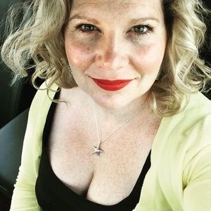 Meet your Posher, Christy